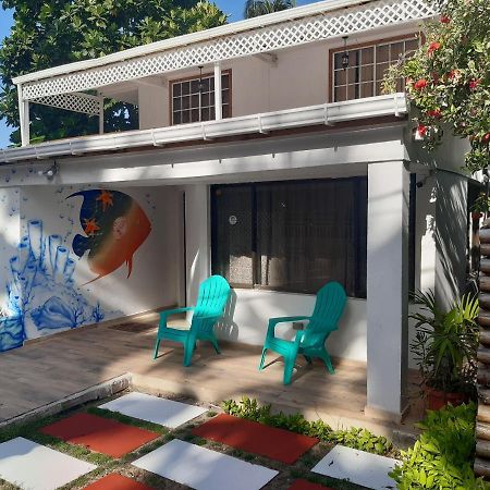 Joebi'S House Walking Distance To Rocky Cay Beach Ideal For Families Or Groups Buenavista  Bagian luar foto