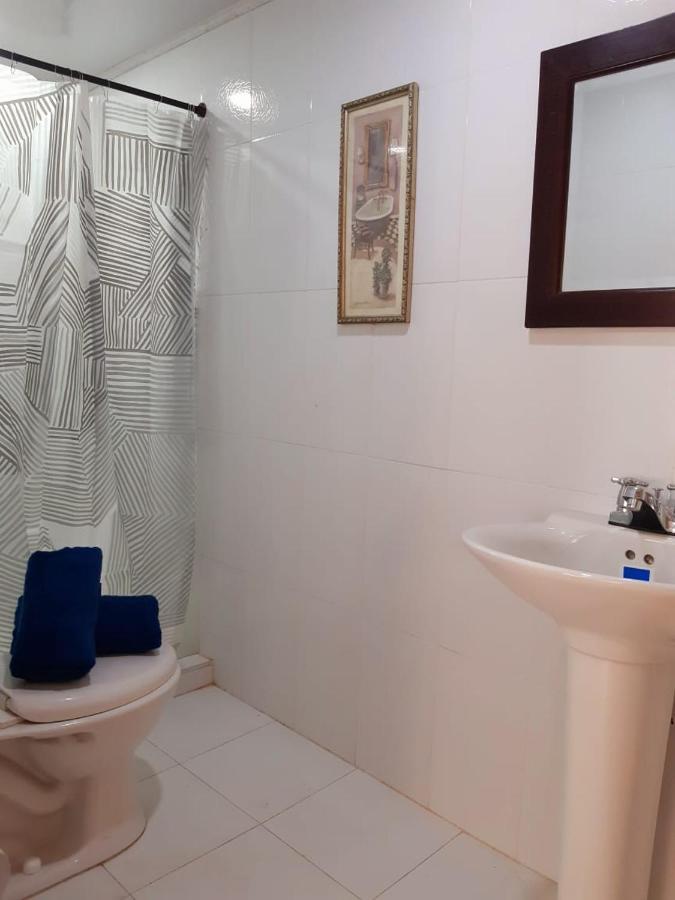 Joebi'S House Walking Distance To Rocky Cay Beach Ideal For Families Or Groups Buenavista  Bagian luar foto