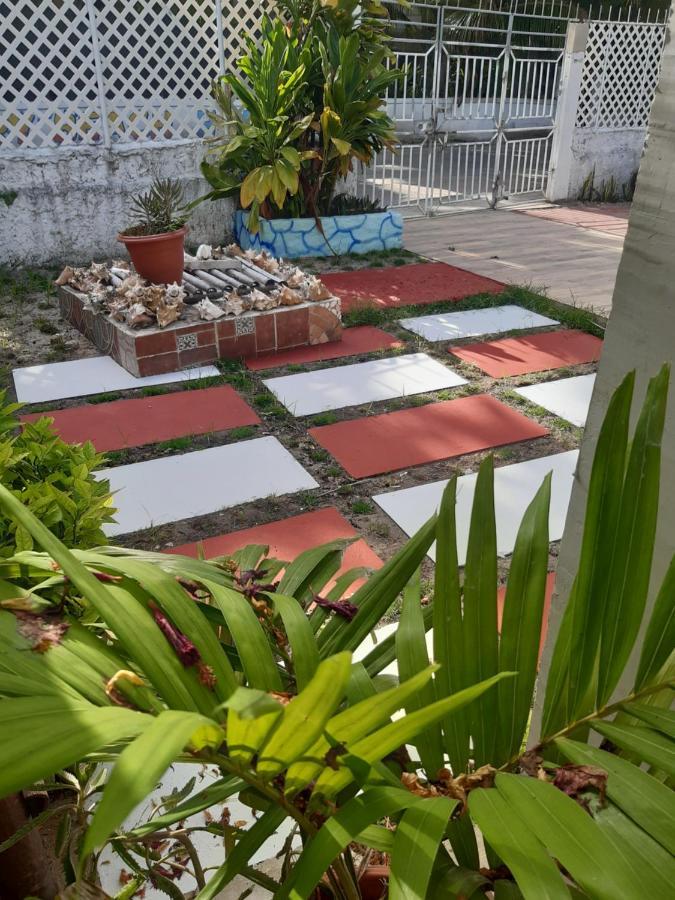 Joebi'S House Walking Distance To Rocky Cay Beach Ideal For Families Or Groups Buenavista  Bagian luar foto